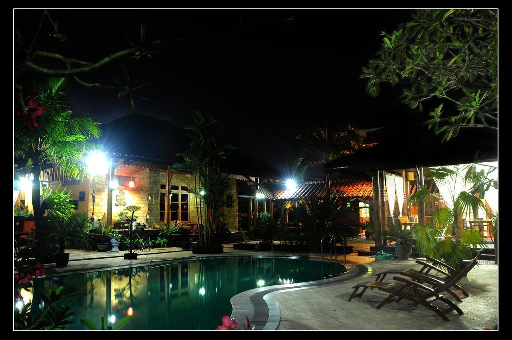 Отель Ndalem Bantul Gandok Экстерьер фото