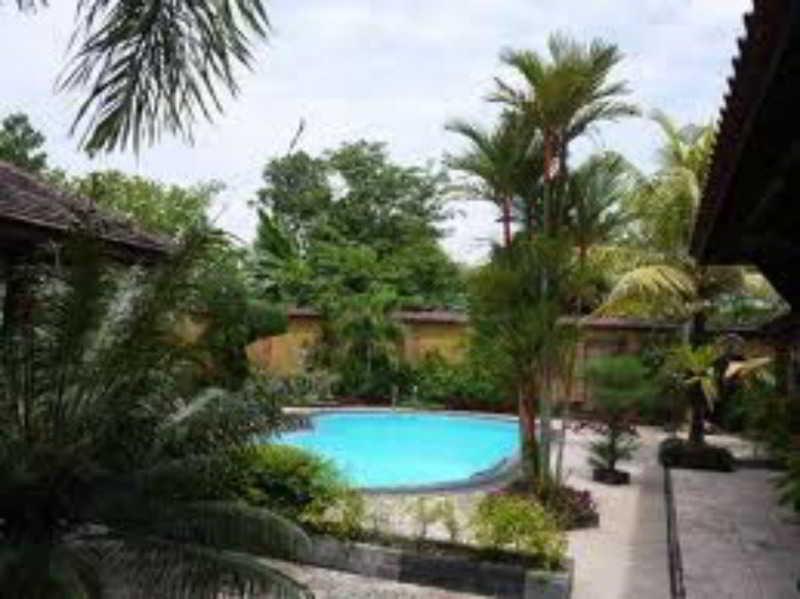 Отель Ndalem Bantul Gandok Экстерьер фото