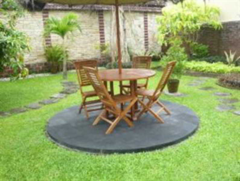 Отель Ndalem Bantul Gandok Экстерьер фото