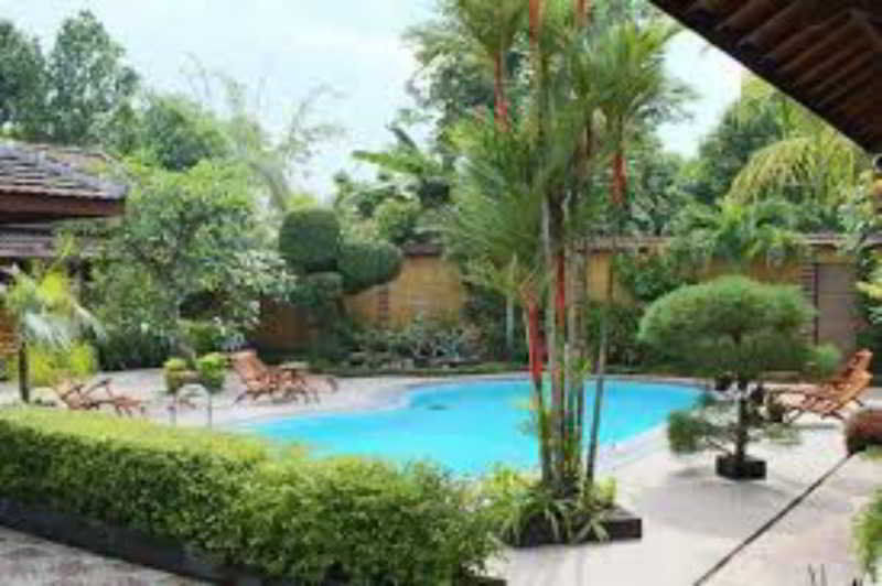 Отель Ndalem Bantul Gandok Экстерьер фото