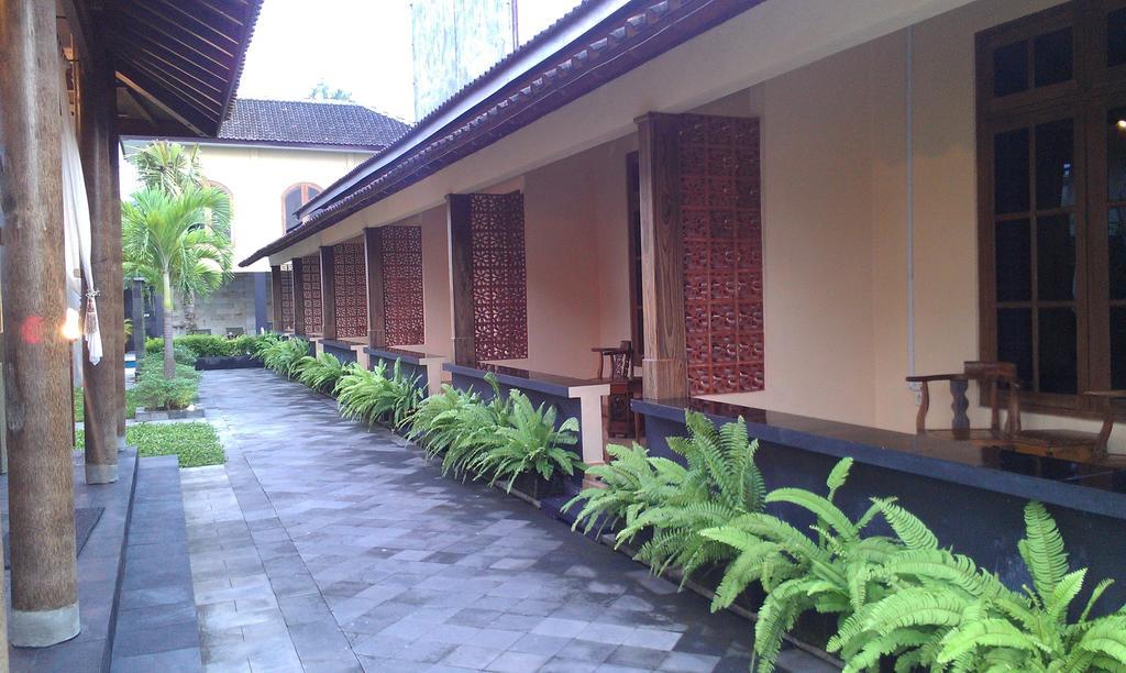 Отель Ndalem Bantul Gandok Экстерьер фото