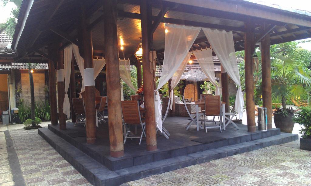 Отель Ndalem Bantul Gandok Экстерьер фото