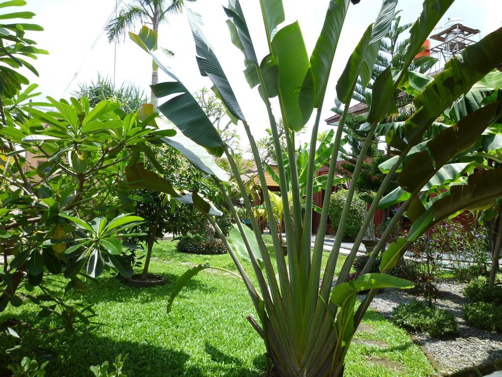 Отель Ndalem Bantul Gandok Экстерьер фото